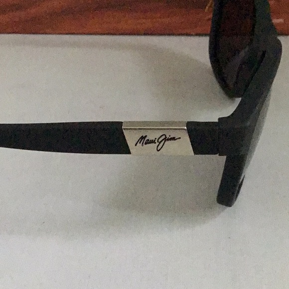 MAUI JIM WAKEA SUNGLASSES POLARIZED - Picture 4 of 8